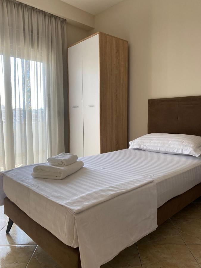 Sunway Apartment Vlore Bagian luar foto